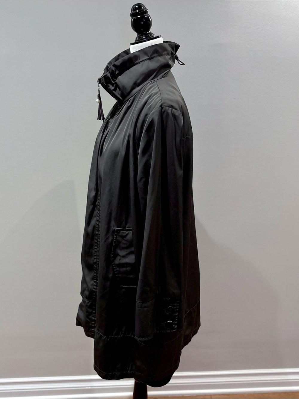 Osborne Lightweight Trench Coat / Rain Jacket – Like New - Picture 7 of 13